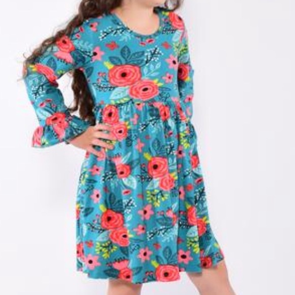 Florals on Teal Beautiful Corals, Teals, Yellow, - Picture 3 of 3